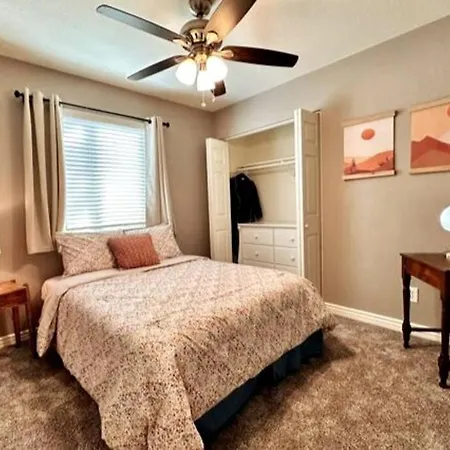 Mesa Oasis Private Pool Spacious! 10+ Guests 7 Beds New, Great Location! Exterior photo