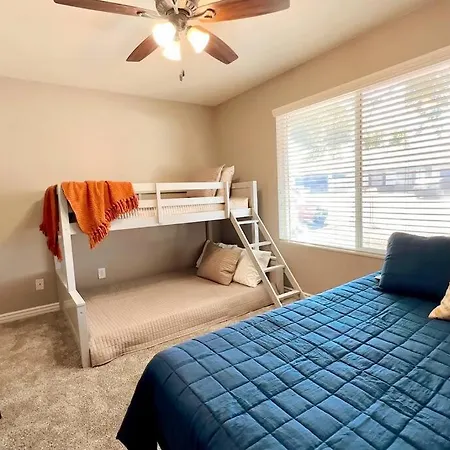 Mesa Oasis Private Pool Spacious! 10+ Guests 7 Beds New, Great Location! Exterior photo